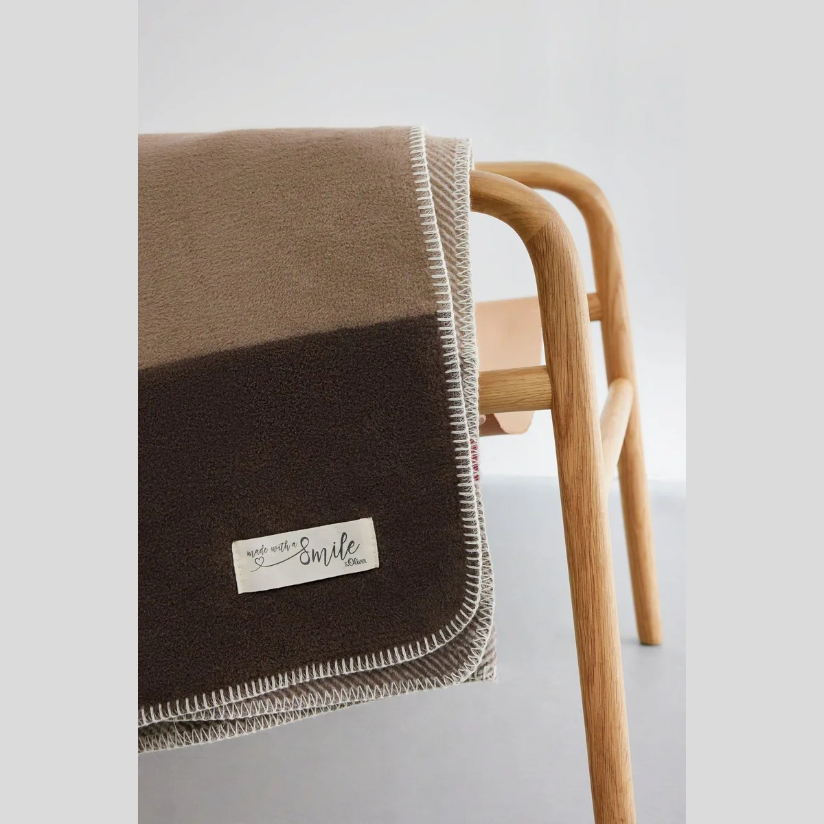 s.Oliver Jacquard Decke, karo-design, pflegeleicht, maschinenwaschbar 4