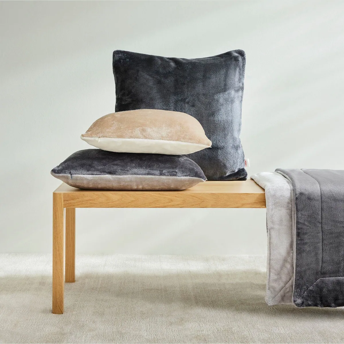 s.Oliver Dekokissen double soft, 2 Kissenhüllen, samtige Oberfläche 3