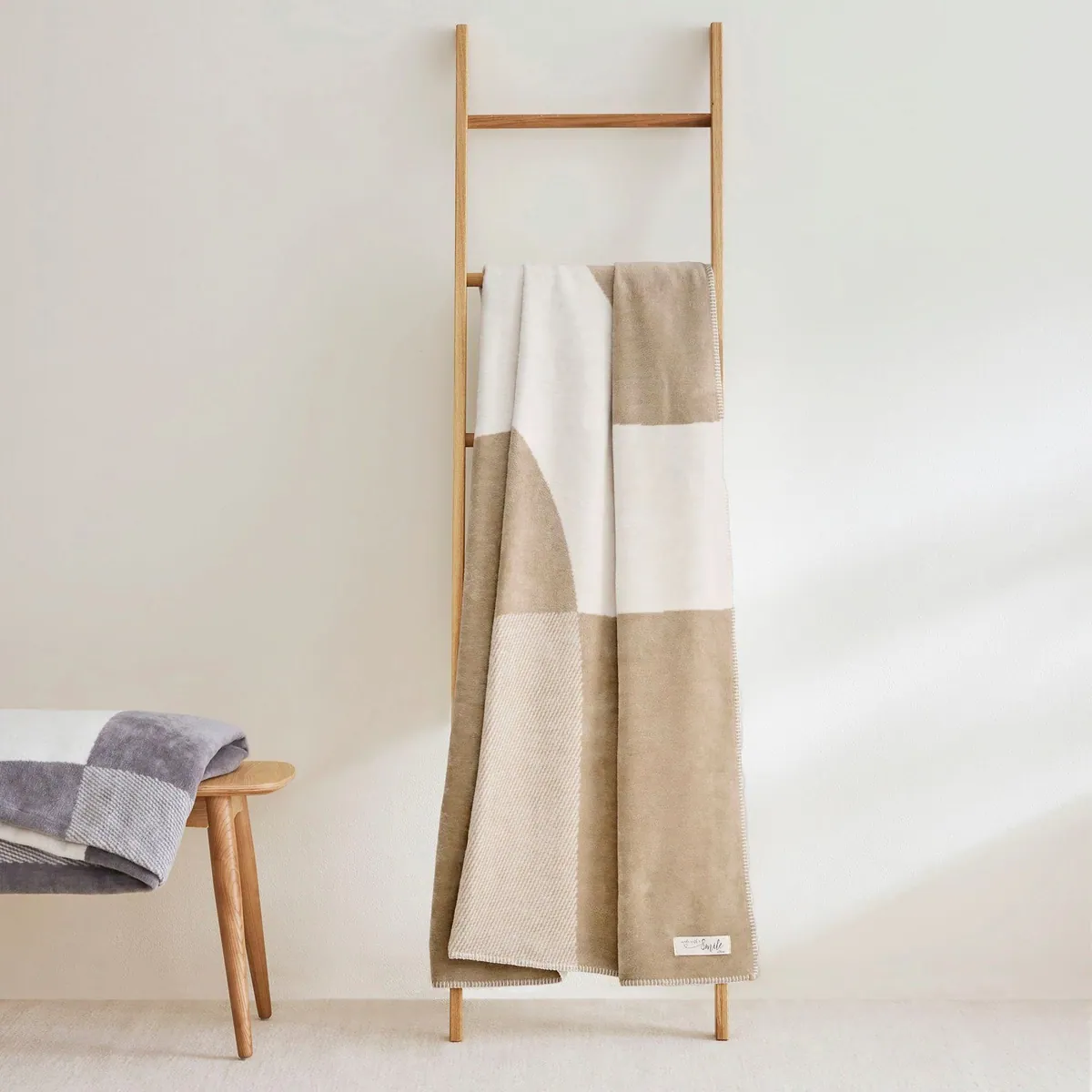 s.Oliver Kuscheldecke, abstraktes Design, waschbar bis 30°C 2